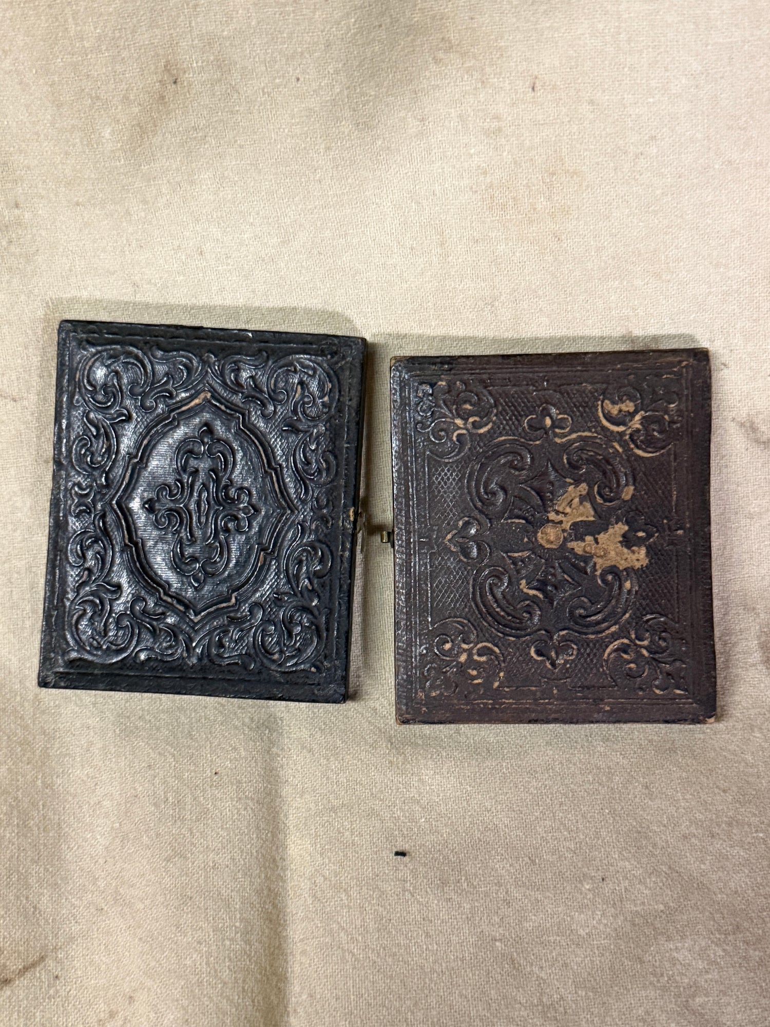 Authentic Victorian Civil War Era Cased Photo (Tintype/Ambrotype) - Oval Gilt Frame &amp; Red Velvet Liner